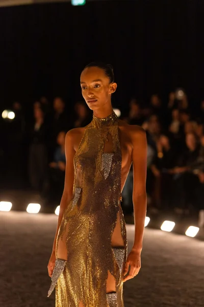 Look 75
